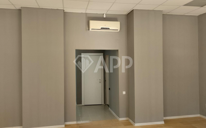 Сдаю рядом с ТЦ Мега  187 м², высокий трафик! фото