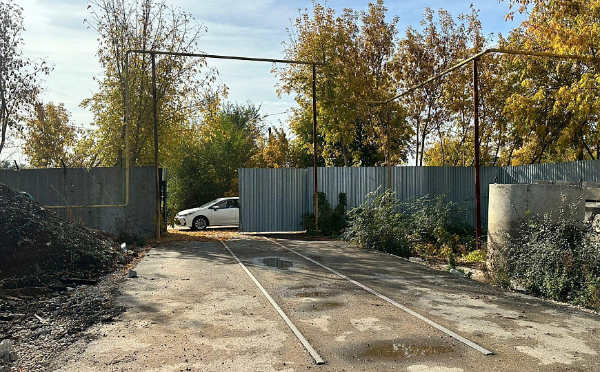 База 800 м2  с ж/д веткой на участке 1,1 га  фото