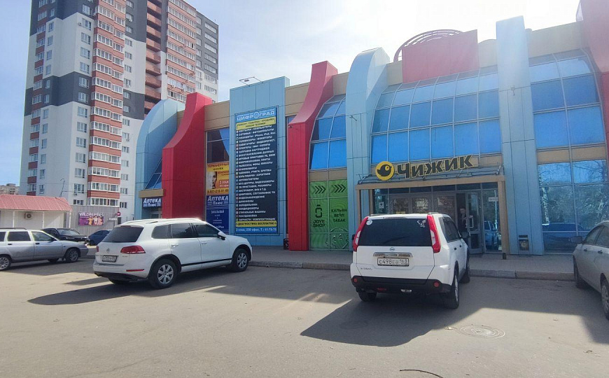 Сдаю помещение рядом с входом в Чижик фото