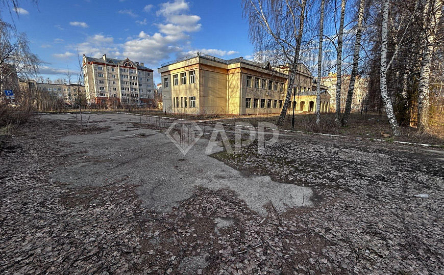 Здание в центре города. Возможна частичная аренда фото
