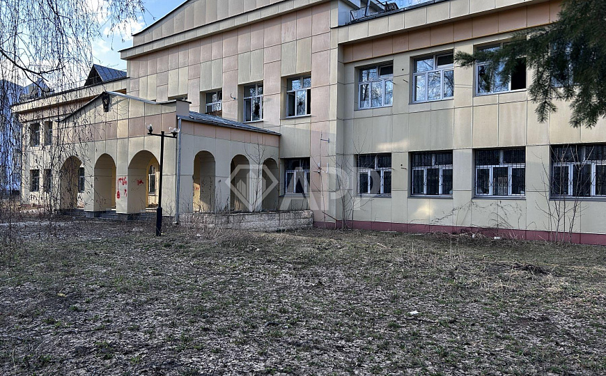 Здание в центре города. Возможна частичная аренда фото