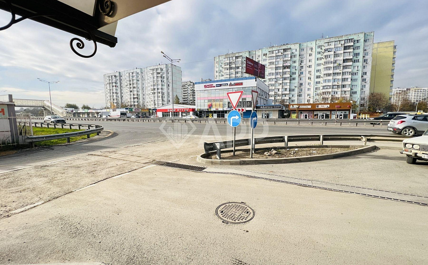 Сдаю торговое помещение, 320 м² фото