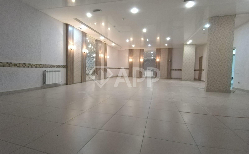 Под общепит, торговлю, 282 м² в центре фото