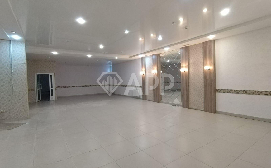 Под общепит, торговлю, 282 м² в центре фото