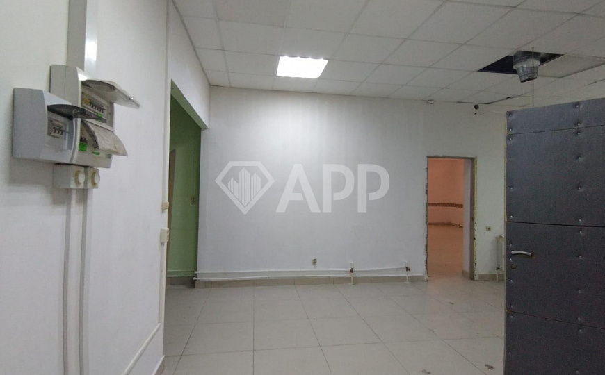 Под общепит, торговлю, 282 м² в центре фото