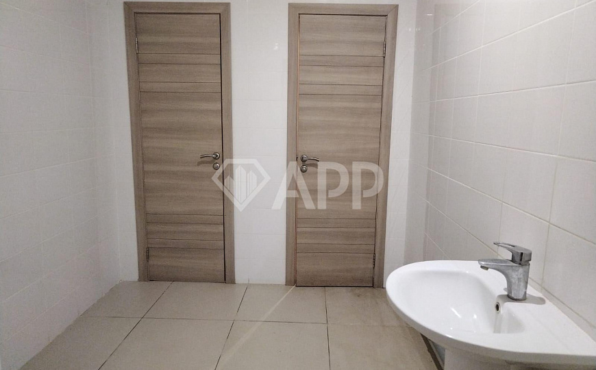 Под общепит, торговлю, 282 м² в центре фото