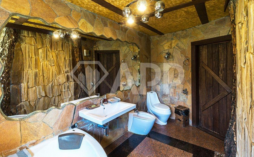 База отдыха, дом 450 м² + земля 2.5 га фото