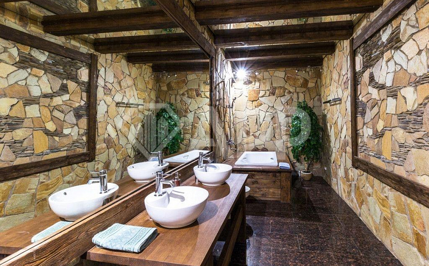 База отдыха, дом 450 м² + земля 2.5 га фото