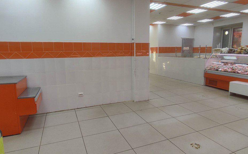 Сдам торговую площадь в магазине фото