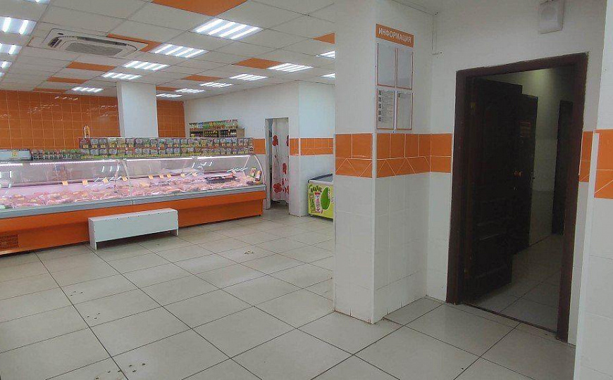 Сдам торговую площадь в магазине фото