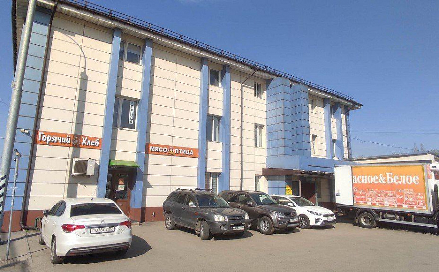 Сдам торговую площадь в магазине фото