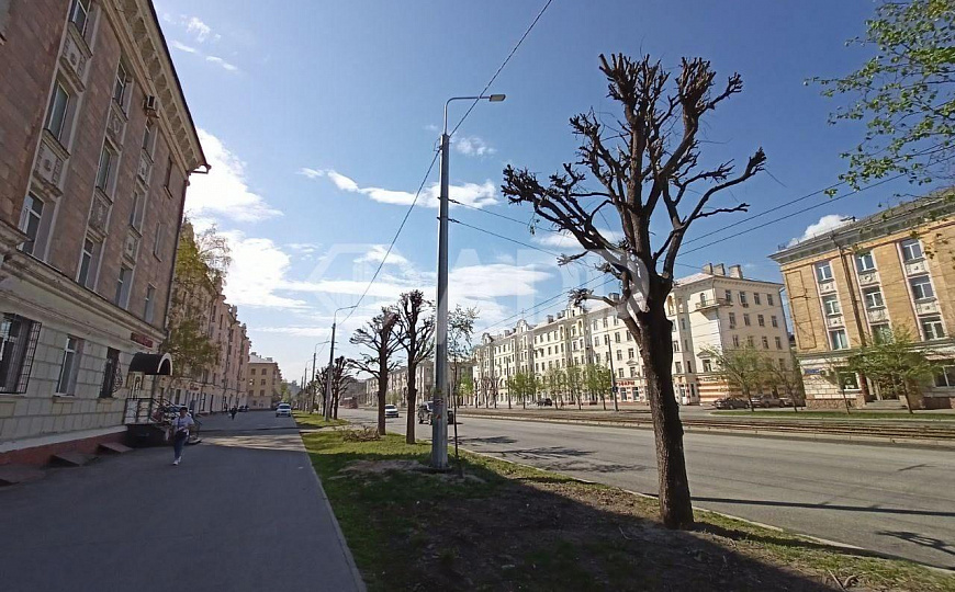 Торговое помещение на первой линии фото