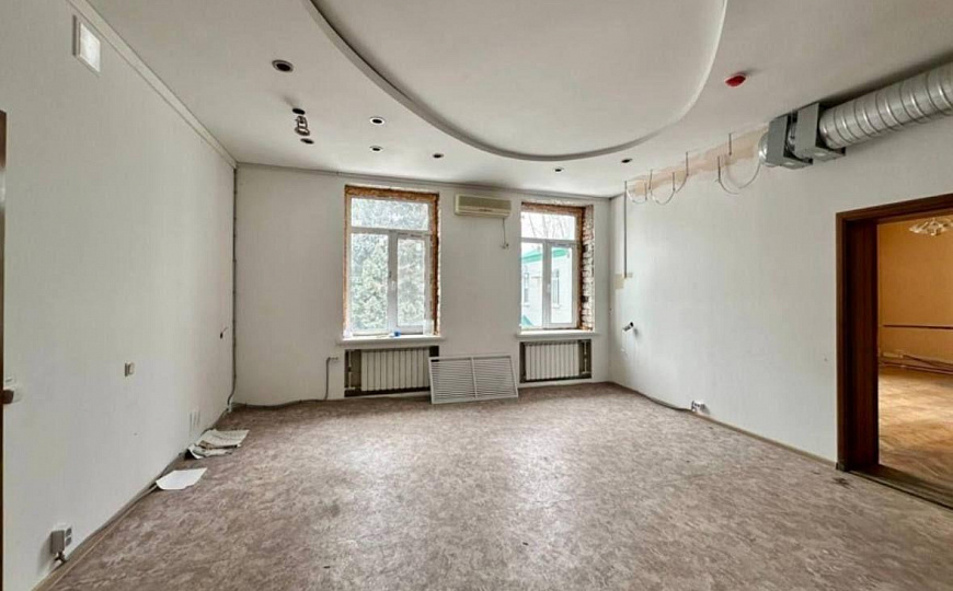 Аренда здания 2036 м2 под пансионат в г.Новокуйбышевске фото