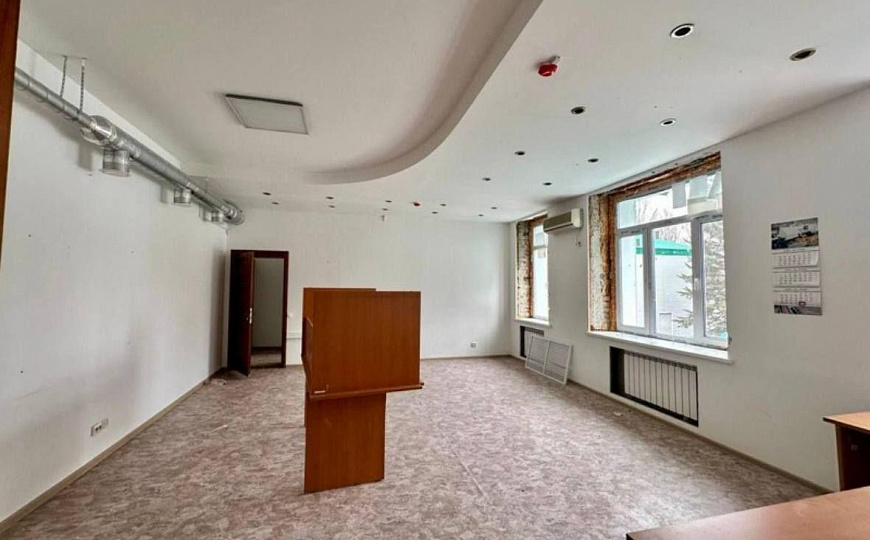 Аренда здания 2036 м2 под пансионат в г.Новокуйбышевске фото