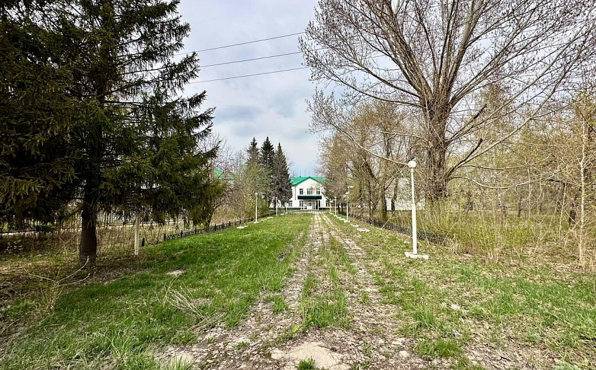 Аренда здания 2036 м2 под пансионат в г.Новокуйбышевске фото