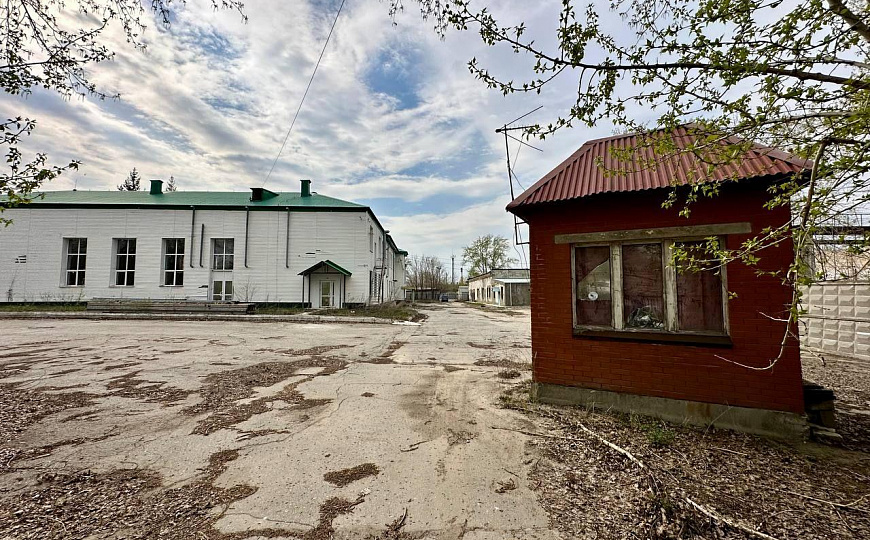 Аренда здания 2036 м2 под пансионат в г.Новокуйбышевске фото
