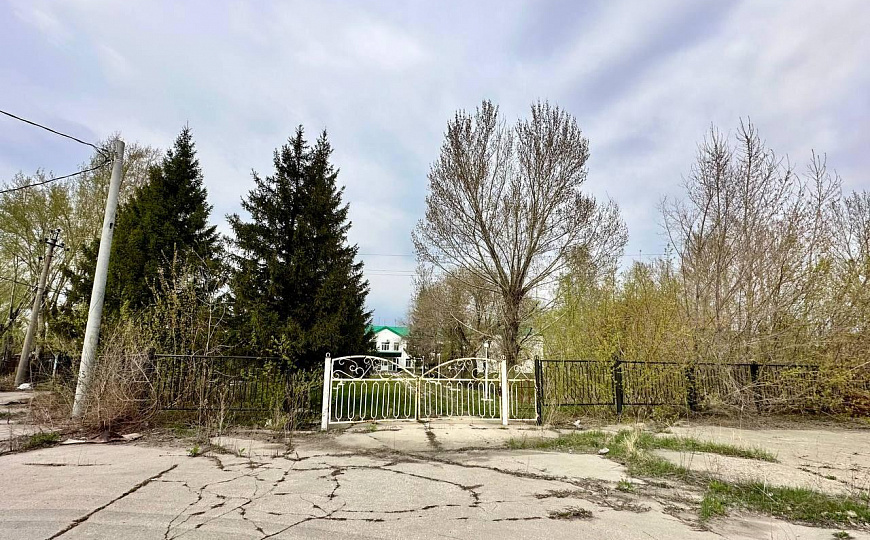 Аренда здания 2036 м2 под пансионат в г.Новокуйбышевске фото