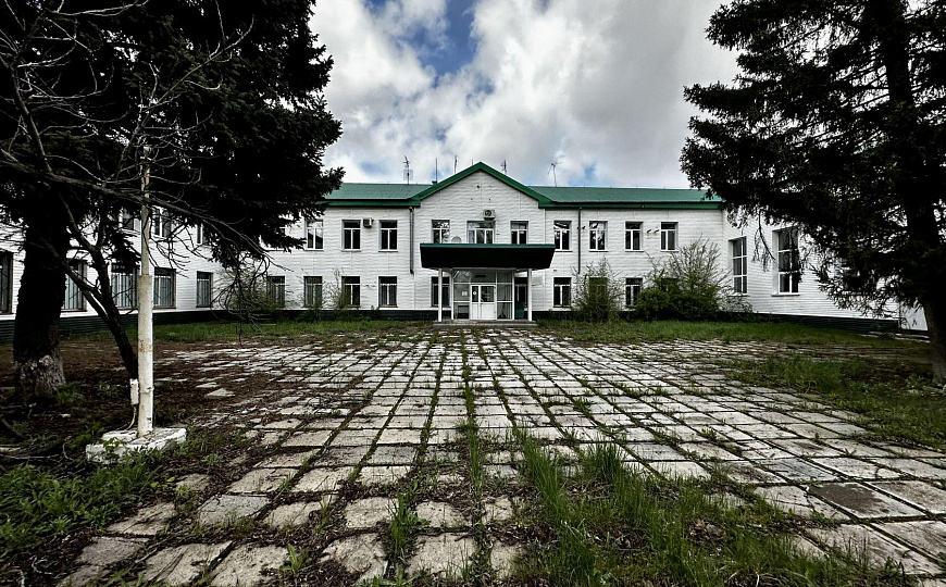 Аренда здания 2036 м2 под пансионат в г.Новокуйбышевске фото