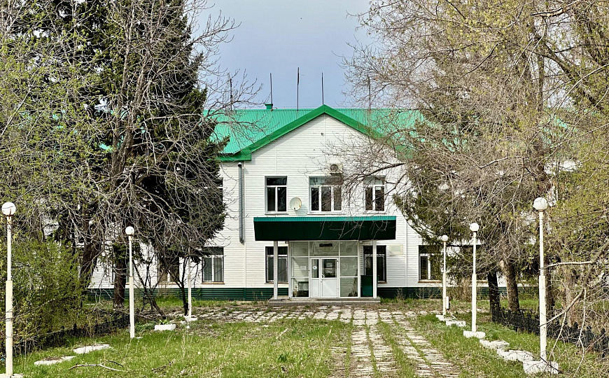 Продажа здания 2036 м2 в г.Новокуйбышевск под мед.центр фото
