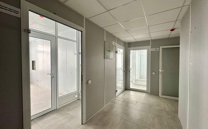 Продажа здания 2036 м2 в г.Новокуйбышевск под мед.центр фото