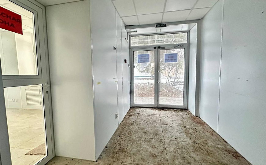 Продажа здания 2036 м2 в г.Новокуйбышевск под мед.центр фото