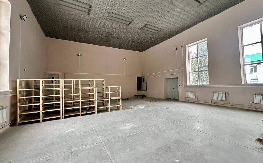 Продажа здания 2036 м2 в г.Новокуйбышевск под мед.центр фото