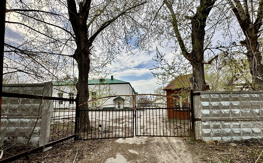 Продажа здания 2036 м2 в г.Новокуйбышевск под мед.центр фото
