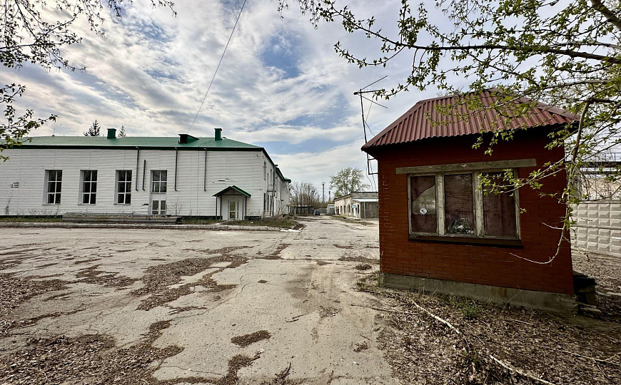 Продажа здания 2036 м2 в г.Новокуйбышевск под мед.центр фото