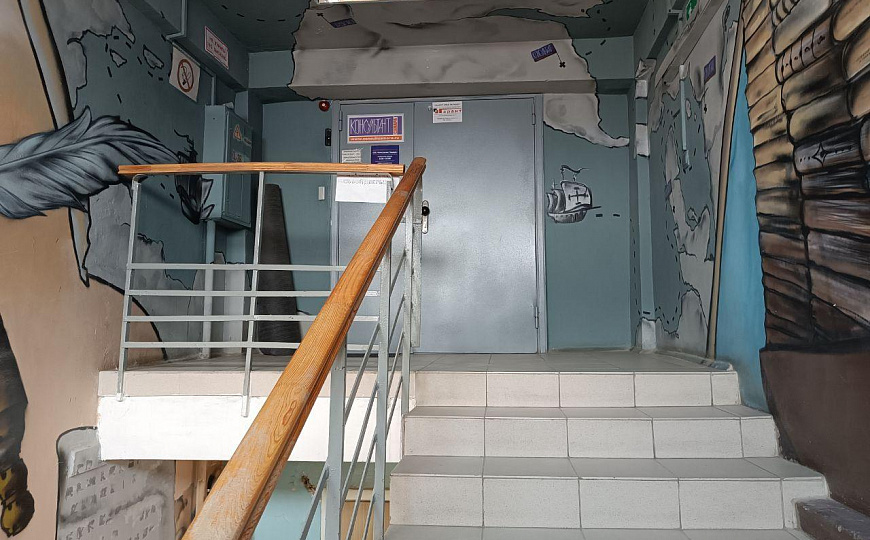 Универсальное помещение на первой линии Главной автодороги. фото
