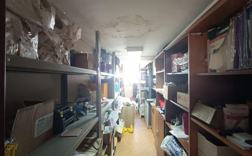 Универсальное помещение на первой линии Главной автодороги. фото