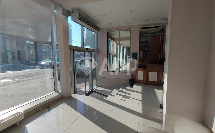 Сдам торговое помещение, 150 м² фото