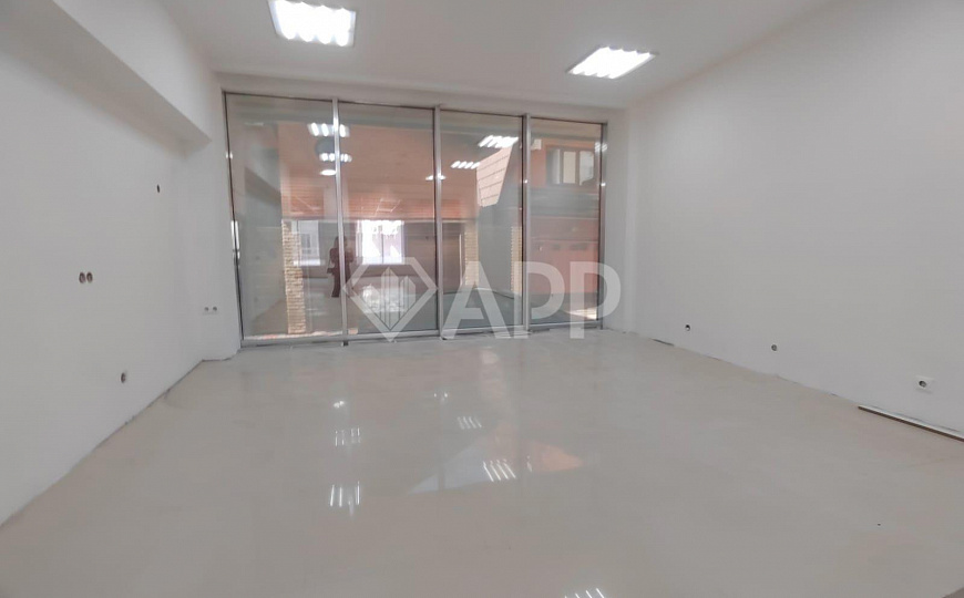 Сдам торговое помещение, 150 м² фото