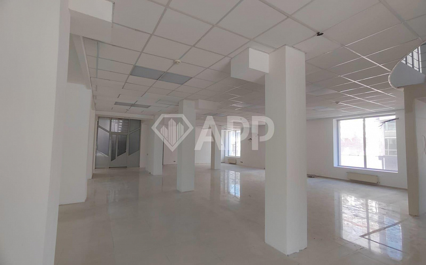 Сдам торговое помещение, 150 м² фото