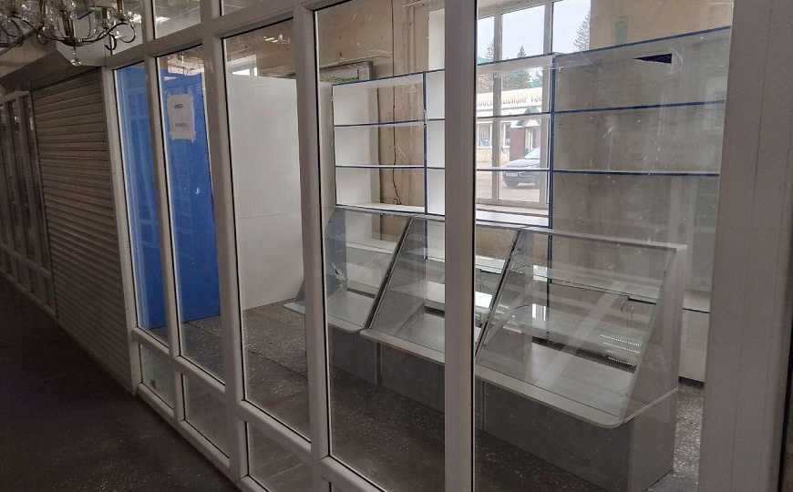 Сдаётся помещение свободного назначения в торговом центре на колхозном рынке с большим общественным  фото