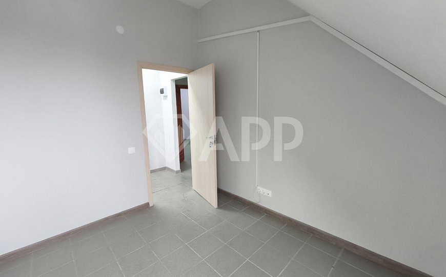 Офисы с арендаторами и пустые от 9 м², продажа фото