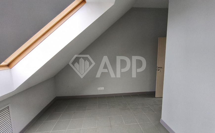 Офисы с арендаторами и пустые от 9 м², продажа фото