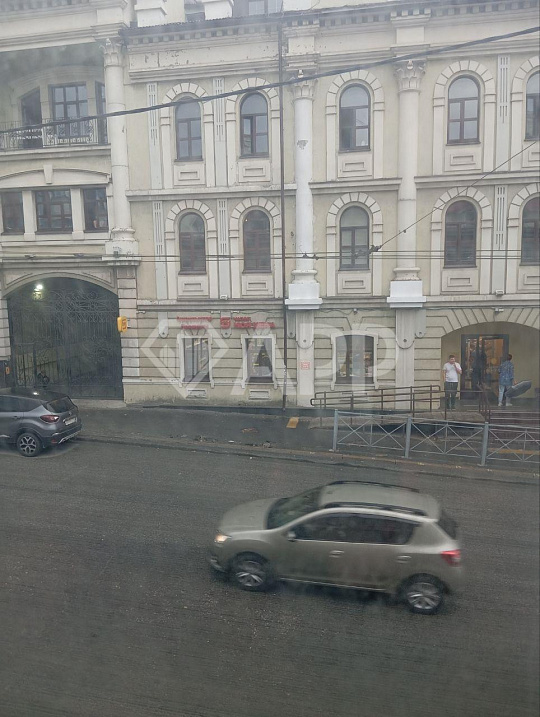 Аренда помещения свободного назначения (ПСН), три этажа ,846м2, в центре города фото