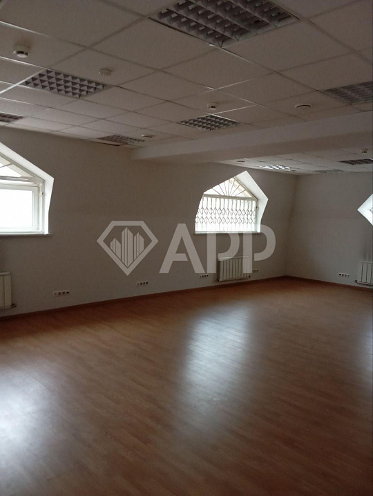 Аренда помещения свободного назначения (ПСН), три этажа ,846м2, в центре города фото
