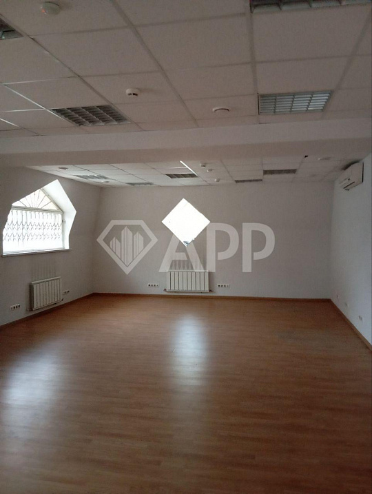 Аренда помещения свободного назначения (ПСН), три этажа ,846м2, в центре города фото