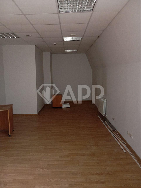 Аренда помещения свободного назначения (ПСН), три этажа ,846м2, в центре города фото
