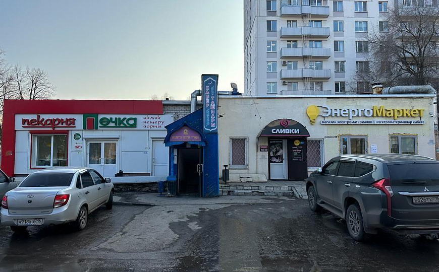 Продам нежилое  коммерческое помещение на цокольном этаже 200 м² фото