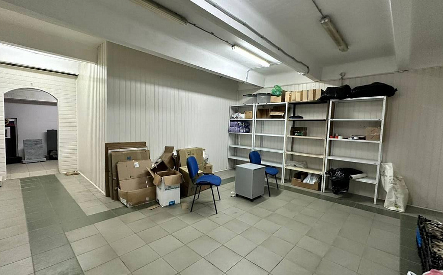 Продам нежилое  коммерческое помещение на цокольном этаже 200 м² фото