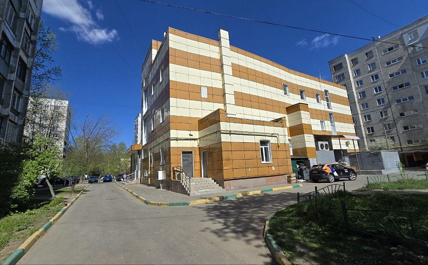 Третий этаж в хорошем месте, можно с готовым бизнесом. фото