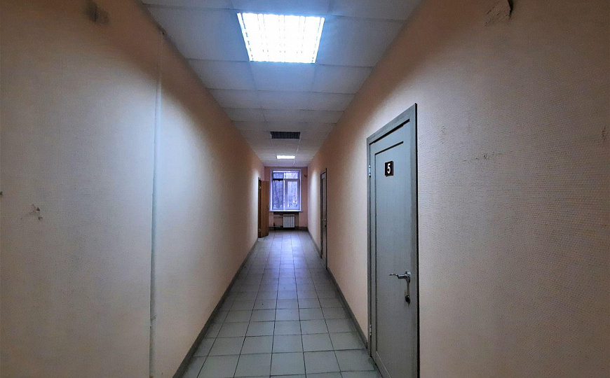 Продам отдельно стоящее здание, 2 100 м² фото