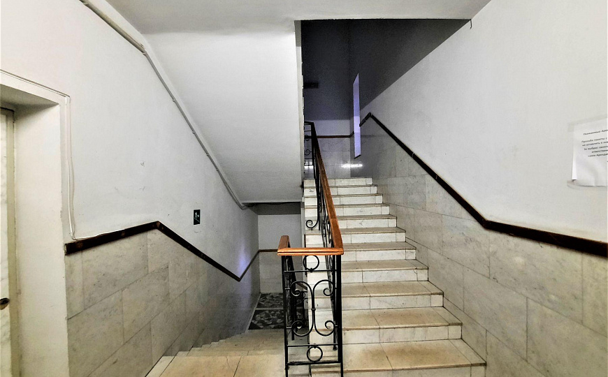 Продам отдельно стоящее здание, 2 100 м² фото