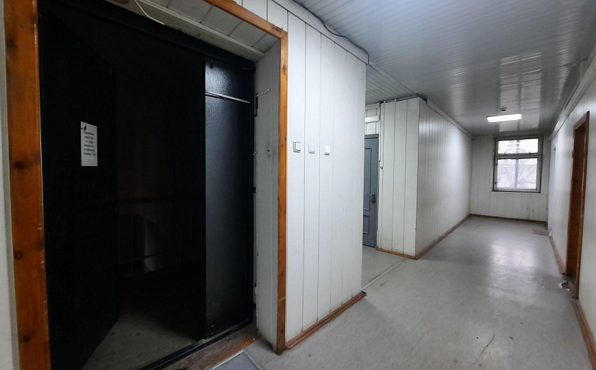 Продам отдельно стоящее здание, 2 100 м² фото