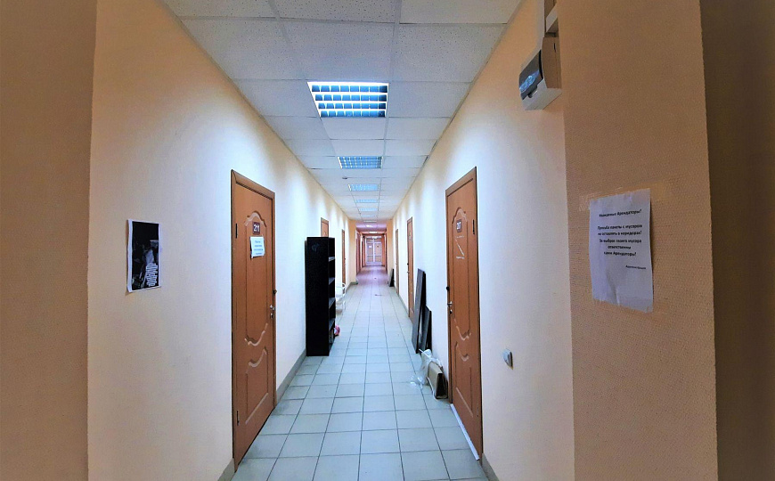 Продам отдельно стоящее здание, 2 100 м² фото