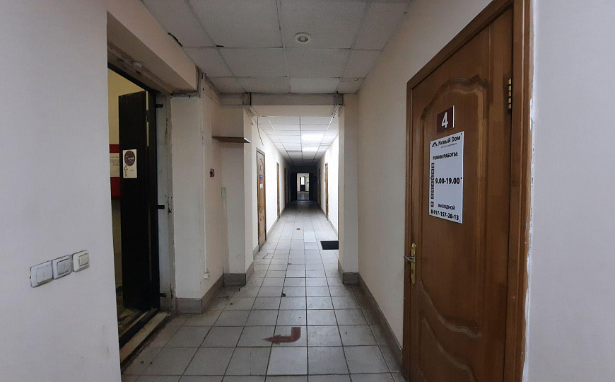 Продам отдельно стоящее здание, 2 100 м² фото