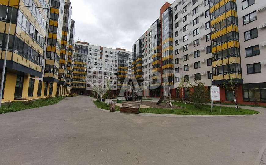 Офис с арендатором в новом ЖК фото