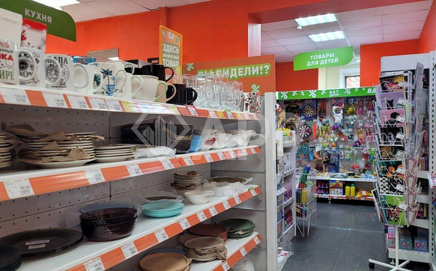 Торговая площадь 110м² на хорошем трафике фото